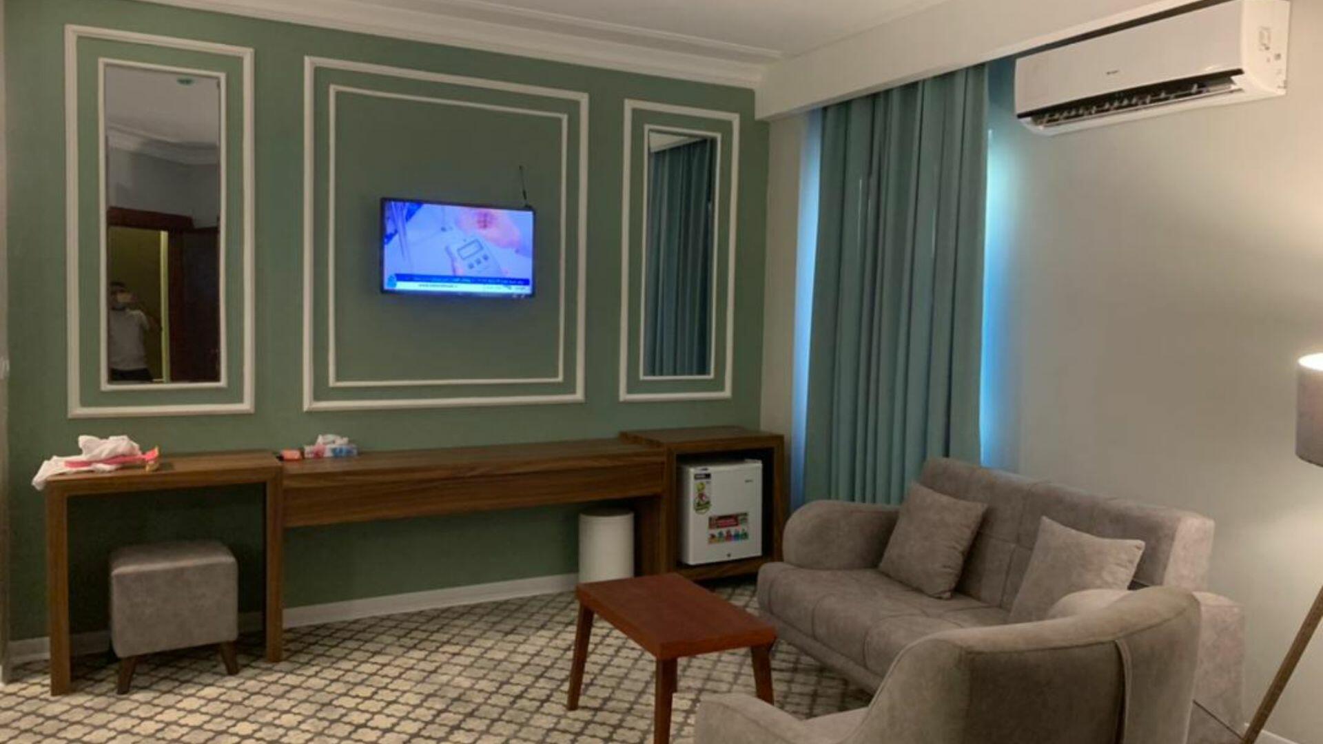 Ghoghnoos Hotel