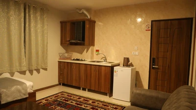 Rose Makoran Hotel