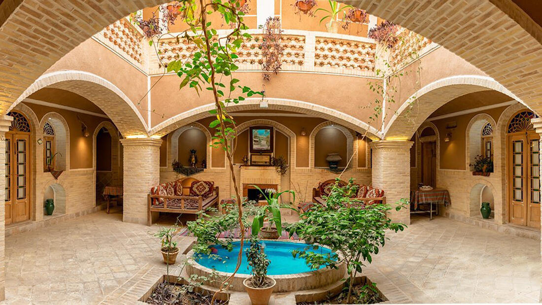 Ara Traditional Hotel