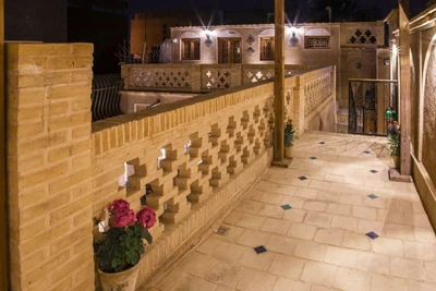 Tavousiyeh Hotel
