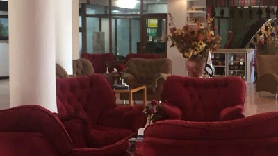 Laleh Hotel