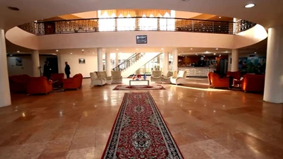 Laleh Hotel