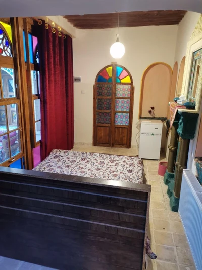 Golestan Raz Hostel