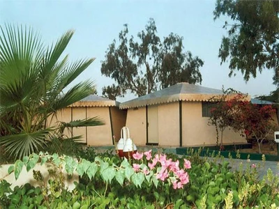 Shabaviz Hotel