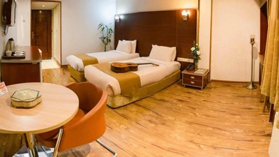 Piroozy Hotel