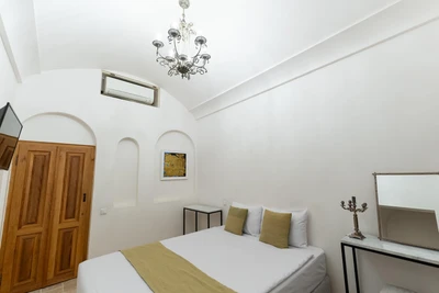 Zavieh Hotel