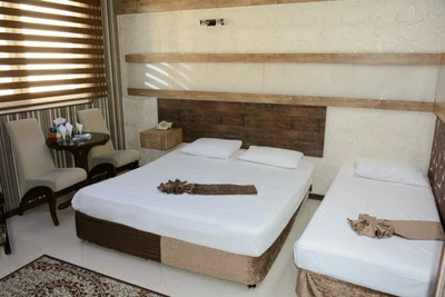 Gol Gandom Hotel