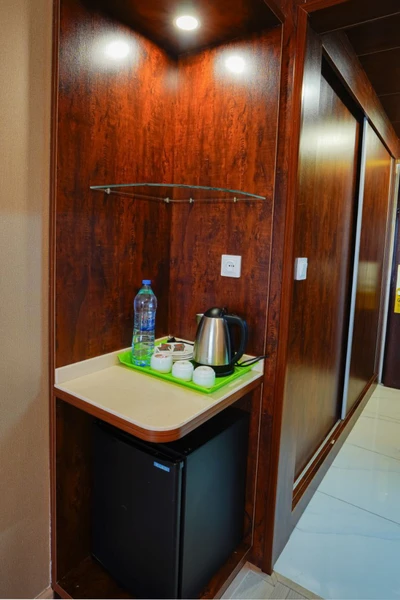 Shadi Hotel