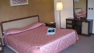 Yasuj Parsian Hotel