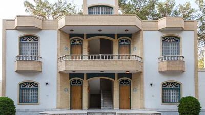 Parsyan Safaieh Hotel