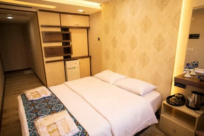 Esfahan Mani Hotel