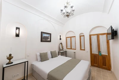 Zavieh Hotel