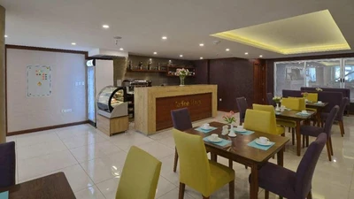 Shirazis Hotel