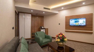 Valiasr Hotel