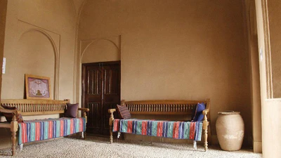 Khaneh Seneek Traditional Hotel