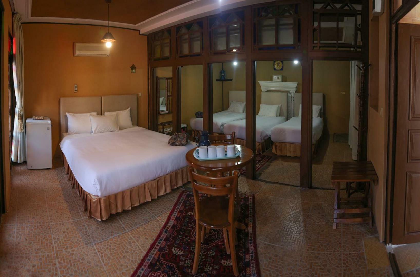 Niayesh Hotel