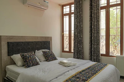 Simorgh Hotel