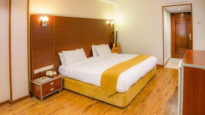 Piroozy Hotel