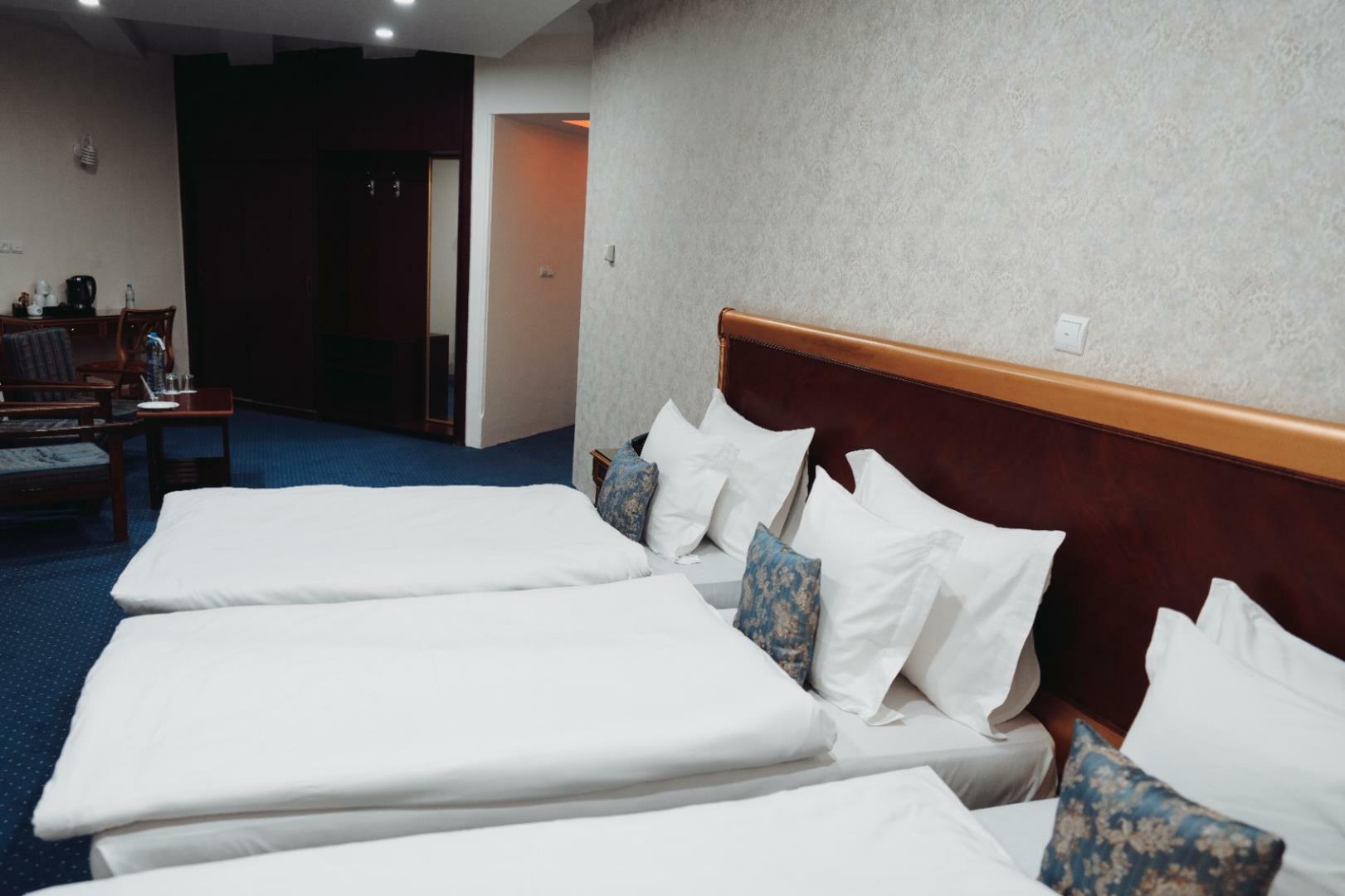 Azadegan Hotel
