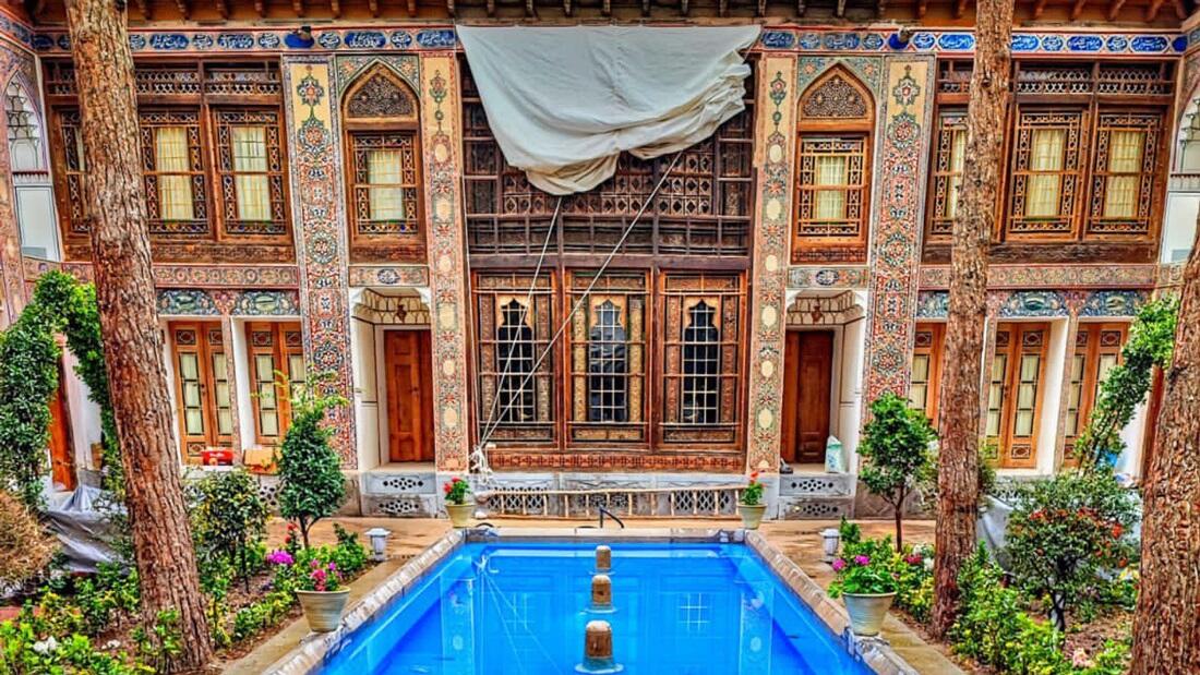 Sarhang Palace Hotel