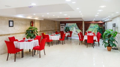 Behbood  Hotel