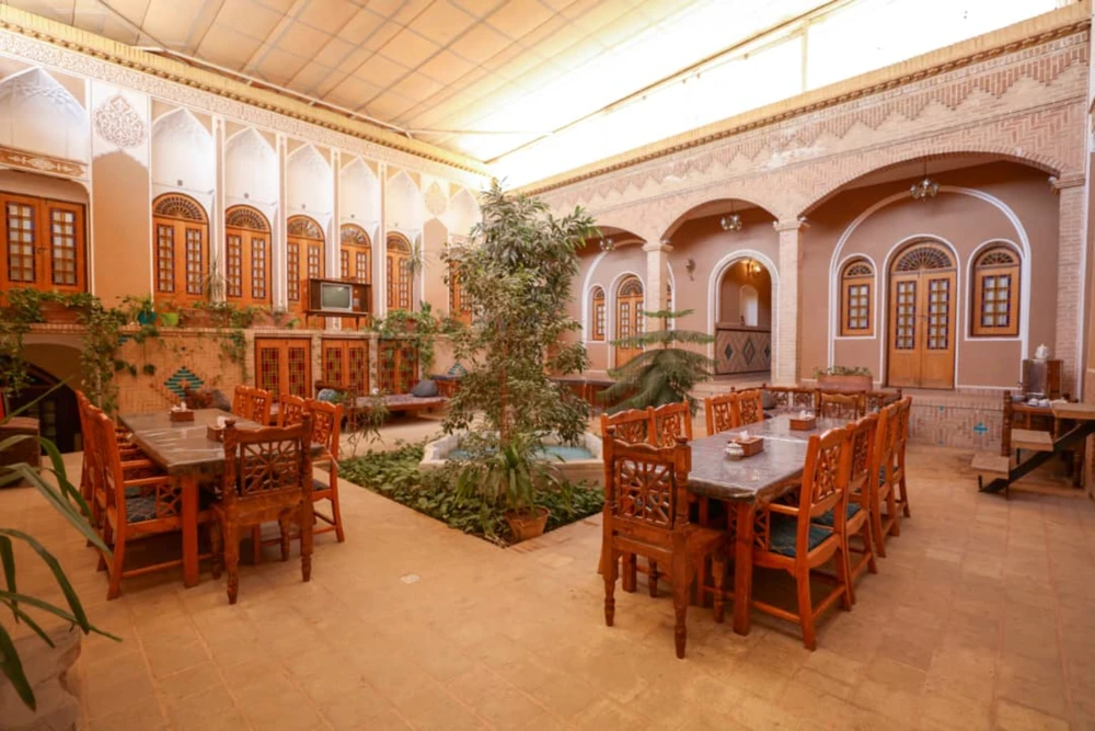Pars Traditional Hotel