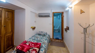 Sayeh Saray hostel