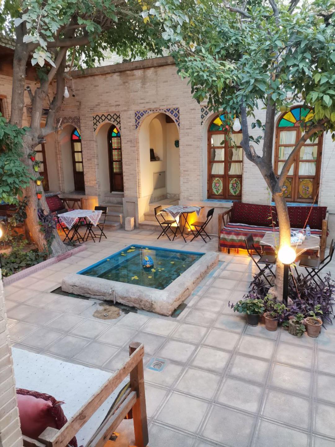 Golestan Raz Hostel