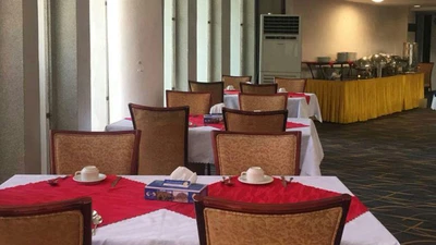 Laleh Hotel