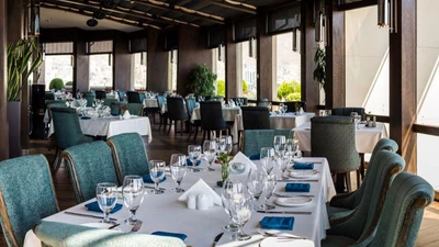 Eskan Alvand Hotel