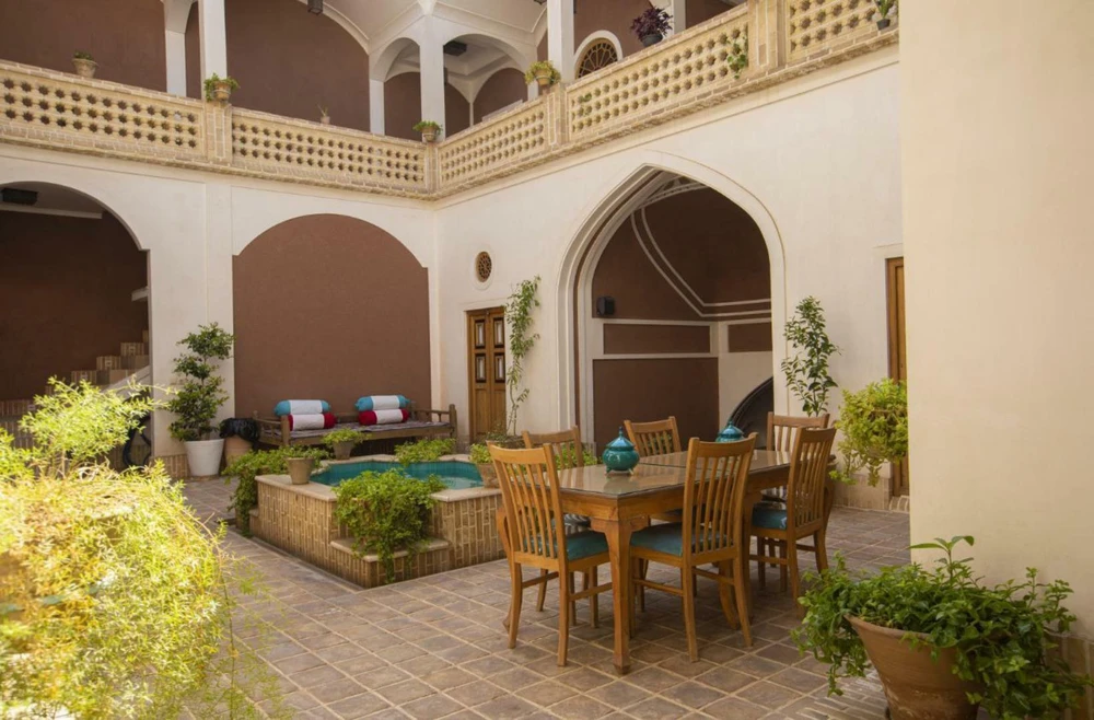Baba Afzal Hotel