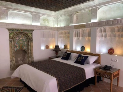 Arghavan Traditional  Hotel