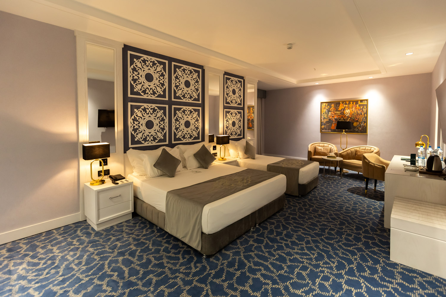 Chaharbagh Hotel