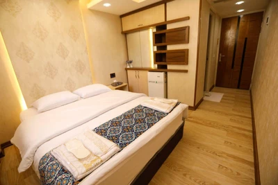 Esfahan Mani Hotel