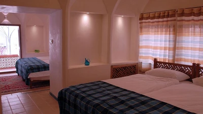 Mahinestan Raheb Hotel