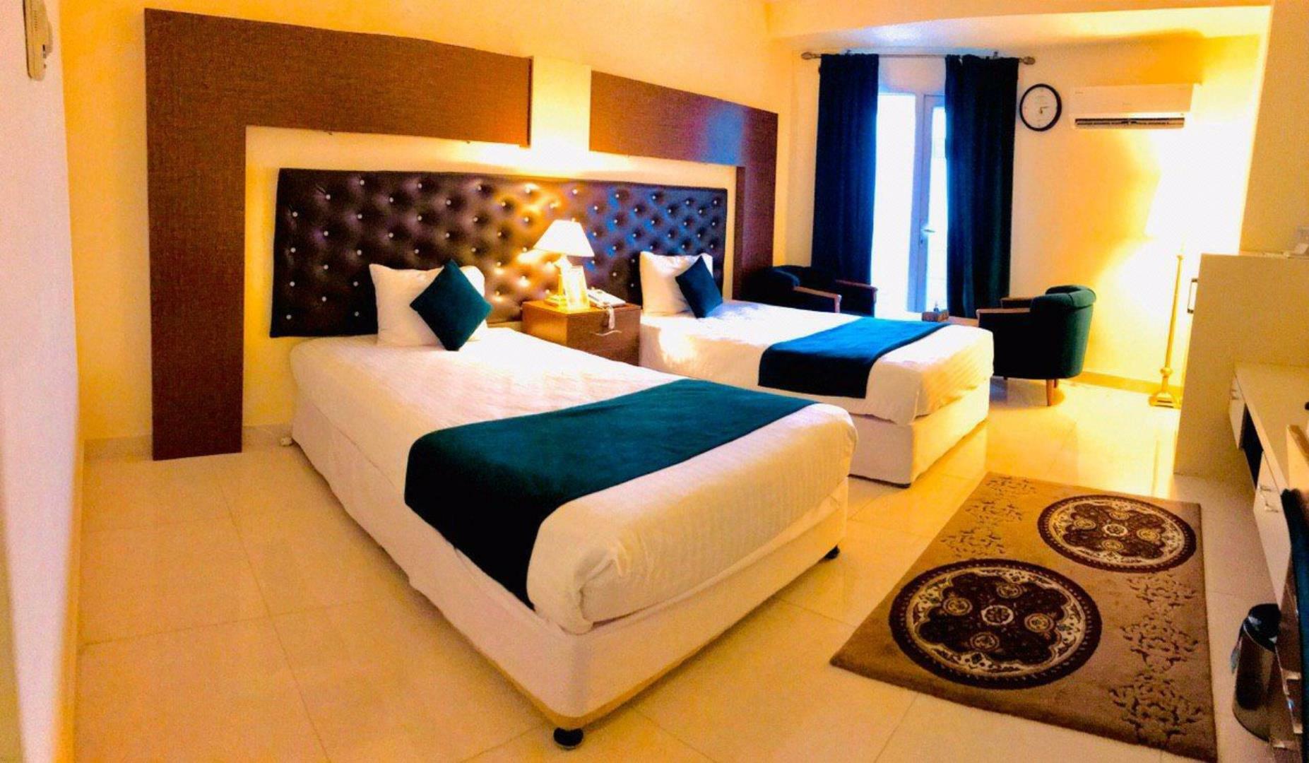 Hormoz Hotel