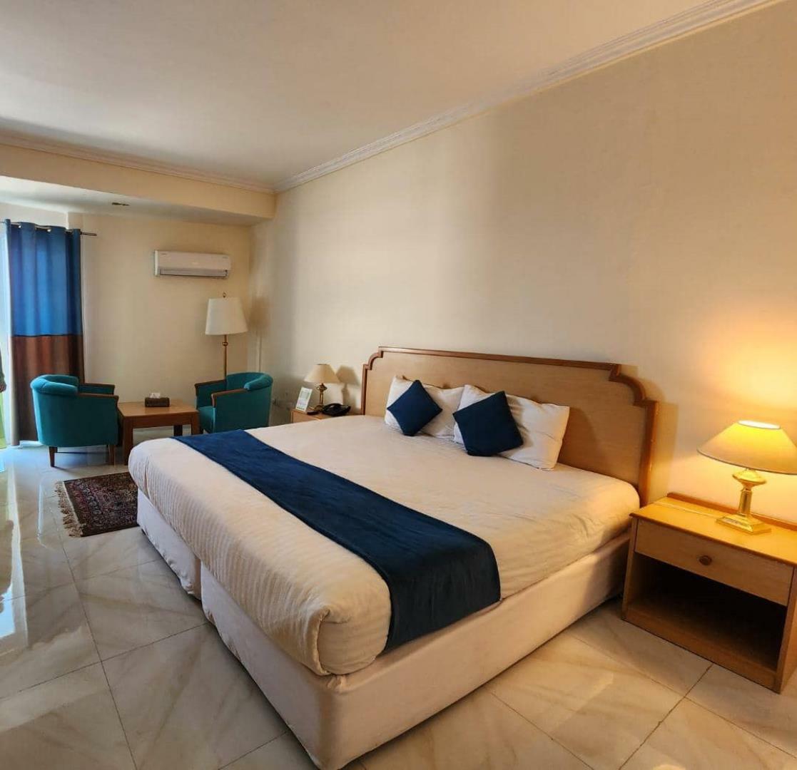 Hormoz Hotel