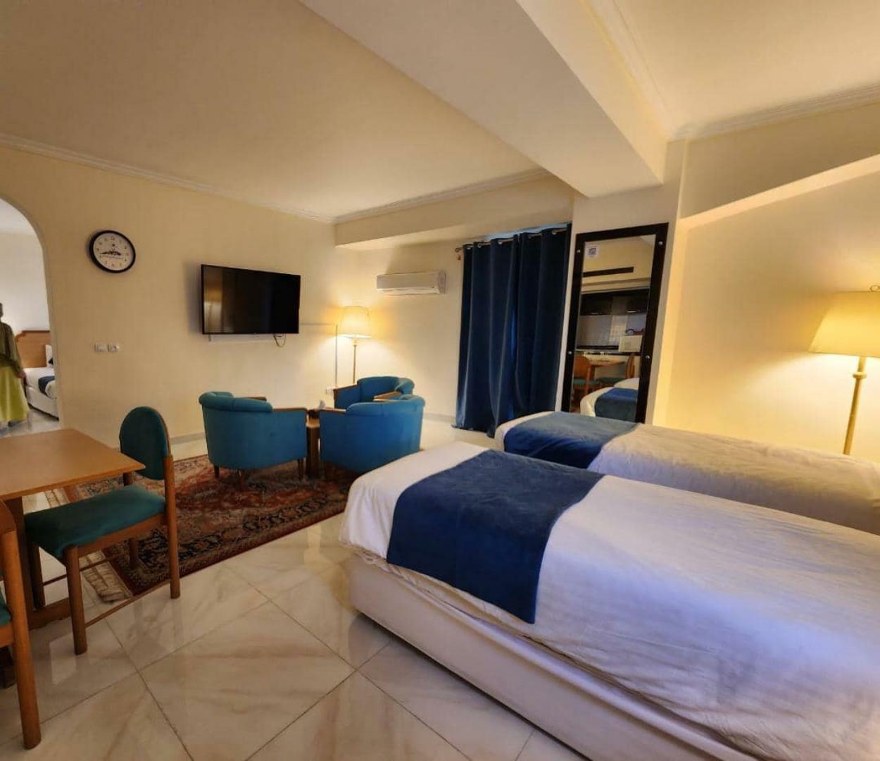 Hormoz Hotel