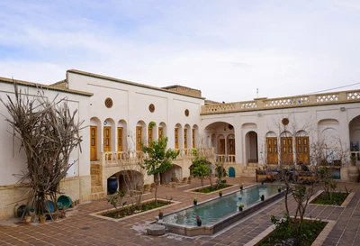 Ashkoob Traditional Hotel