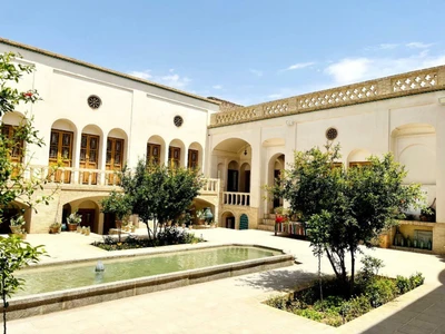 Ashkoob Traditional Hotel