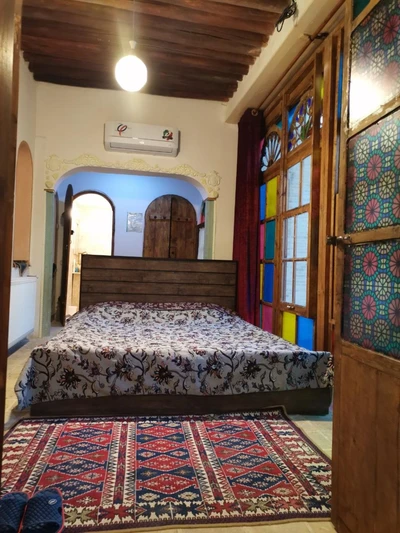 Golestan Raz Hostel