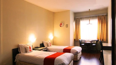 New Naderi Hotel