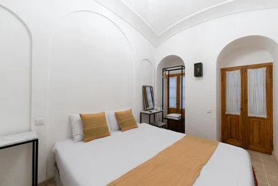 Zavieh Hotel