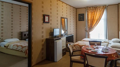 Farhang & Honar Hotel