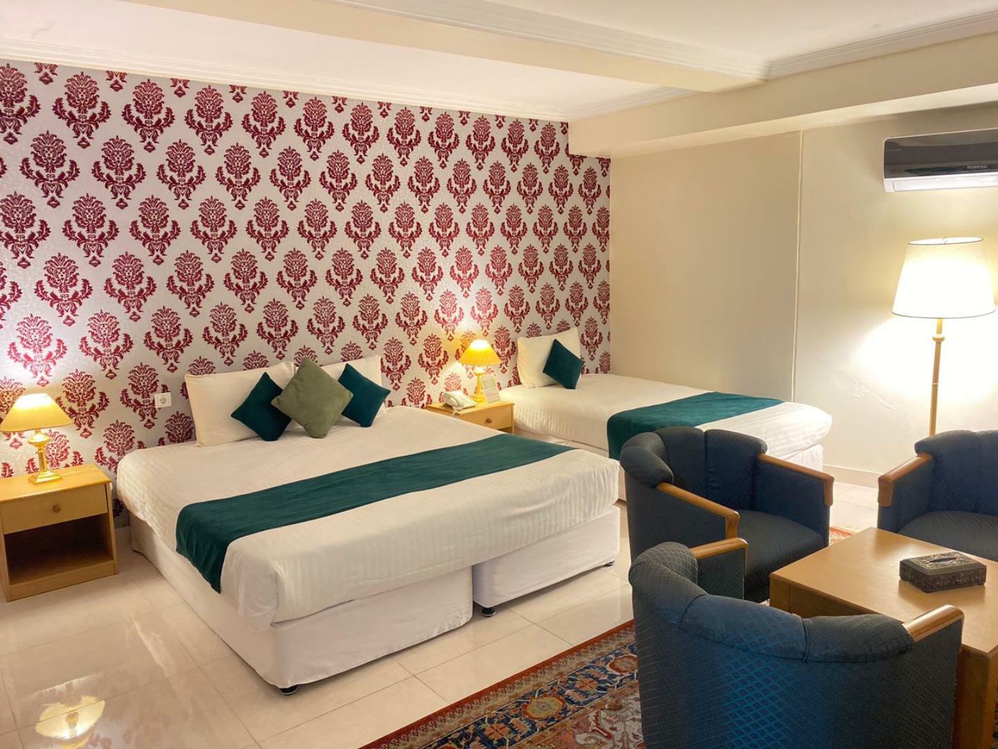 Hormoz Hotel