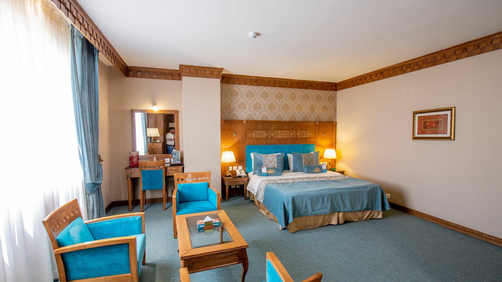 Zandiyeh Hotel