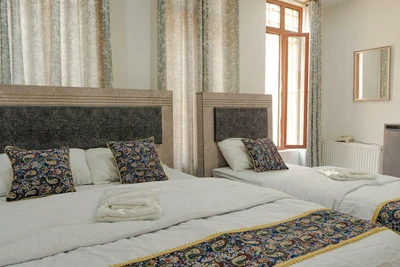 Simorgh Hotel