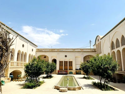 Ashkoob Traditional Hotel