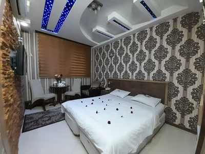Gol Gandom Hotel