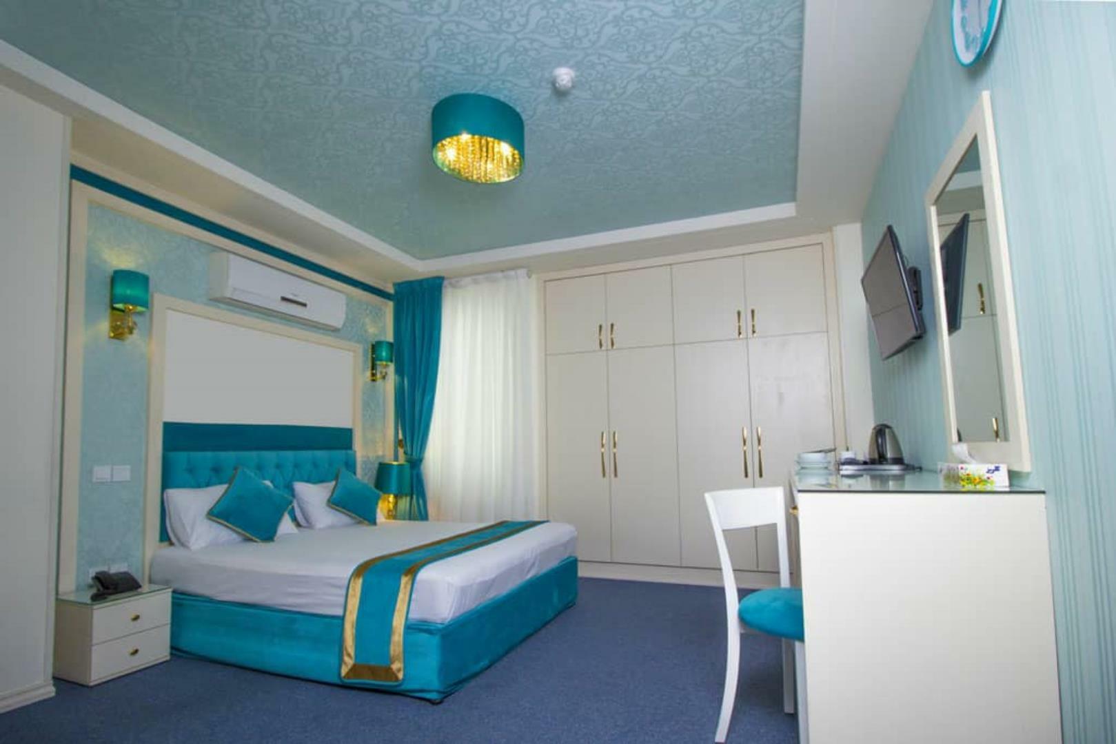 Sadra Hotel